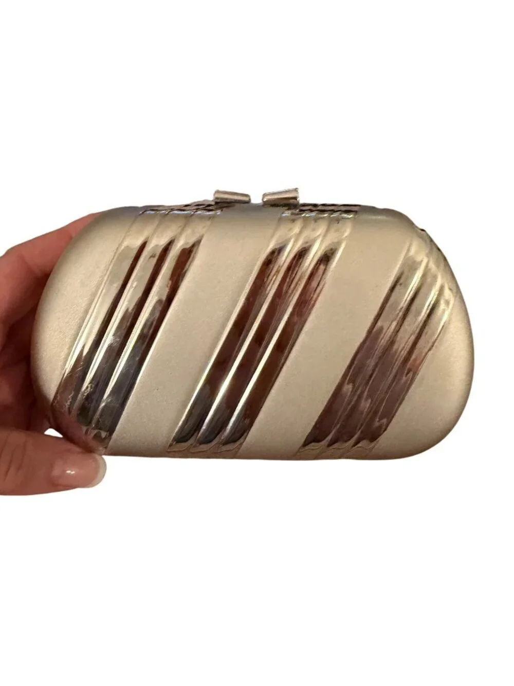 Vintage Womens Ribbed Silver-toned Metal Clutch Bag Snap Detachable Chain Strap